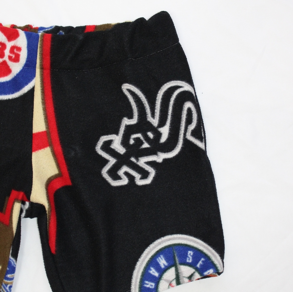 MLB fleece blanket upcycled shorts - Picture 3 of 4